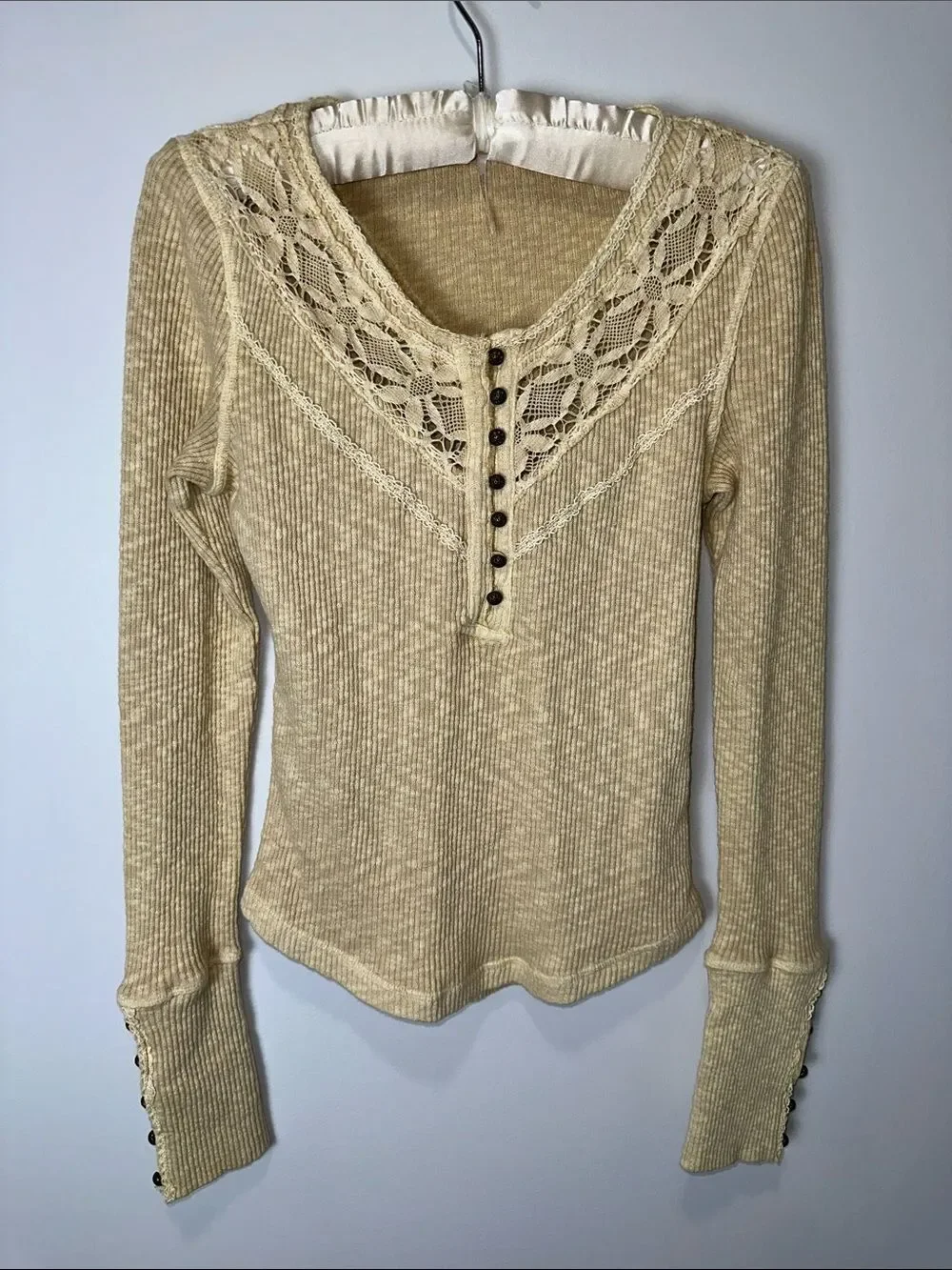 free people M Come On Over Ribbed Knit Lace Buttoned Long Sleeves Thermal Top